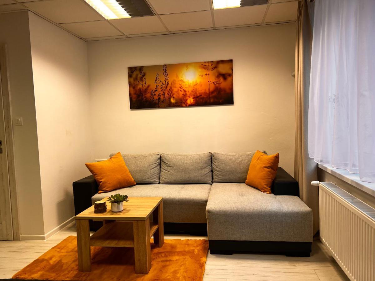 Apartmany V Centre - Vlastna Izba So Spolocnou Kuchynou A Kupelnou Moze Byt Zdielana 2 Inymi Izbami Мартін Екстер'єр фото