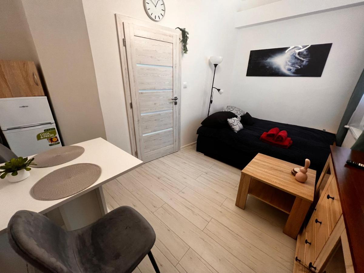 Apartmany V Centre - Vlastna Izba So Spolocnou Kuchynou A Kupelnou Moze Byt Zdielana 2 Inymi Izbami Мартін Екстер'єр фото